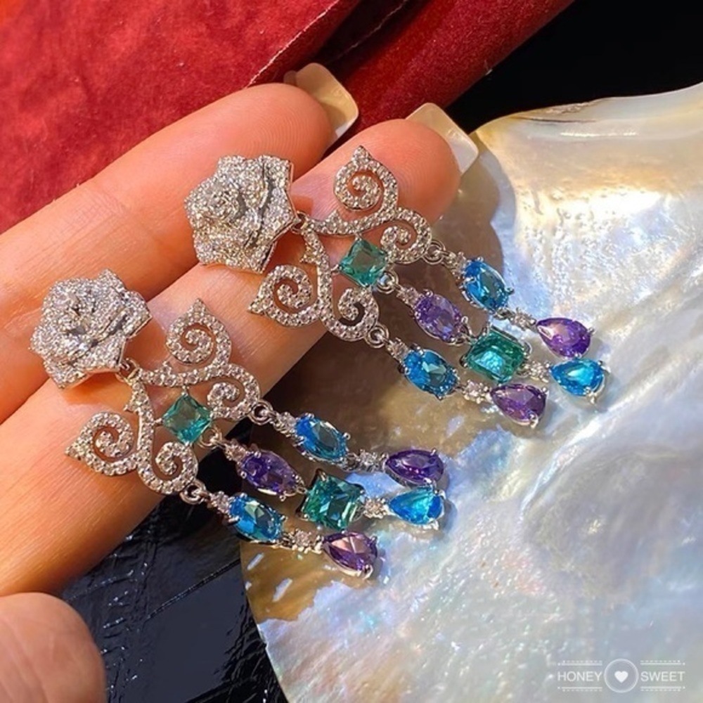 - - - - 18K GP Vintage stimulated diamond Earrings